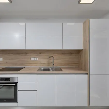 Premium * 万塔西西